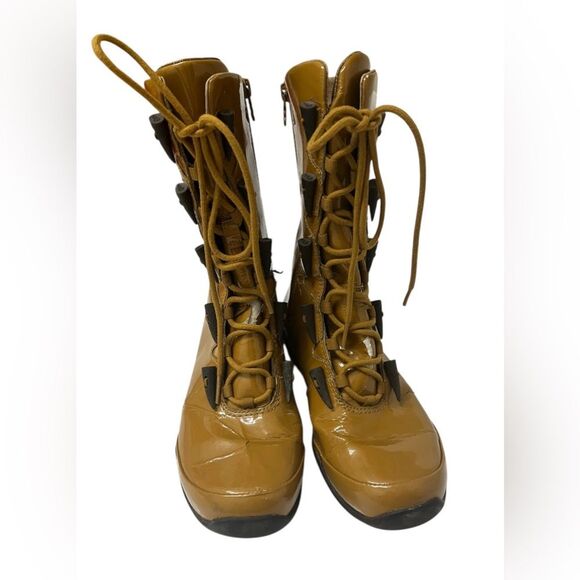 AHNU Women’s Brown Patent Leather Outdoor Lace Up Rain Boot SZ 6 - Picture 1 of 9